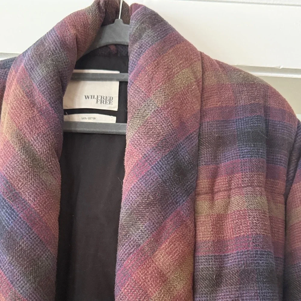 Aritzia Wilfred 100% cotton down jacket. Size small. Beautiful plaid color - Picture 2 of 3